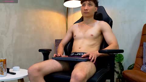 enzo_steel online show from February 16, 12:41 am