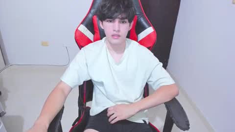 eren_tatakae online show from January 13, 2:27 am