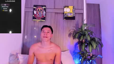 erickk_6 online show from November 21, 2:32 am