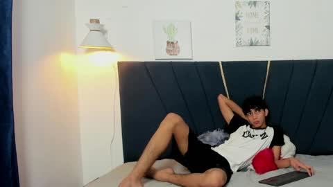 ero_boy40 online show from May 10, 4:25 am