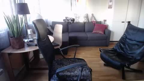 eroen online show from March 19, 4:54 pm