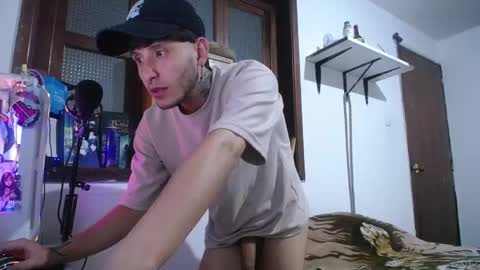 Esteban online show from December 19, 2:45 am