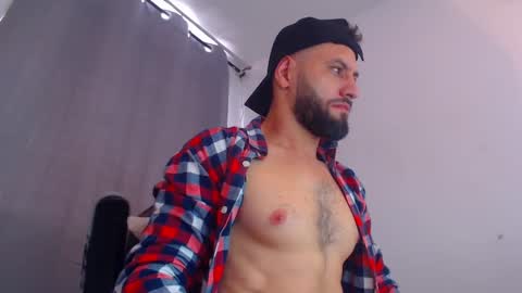 esteban online show from February 8, 7:05 pm