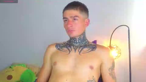 Esteban independent model online show from January 19, 3:25 pm