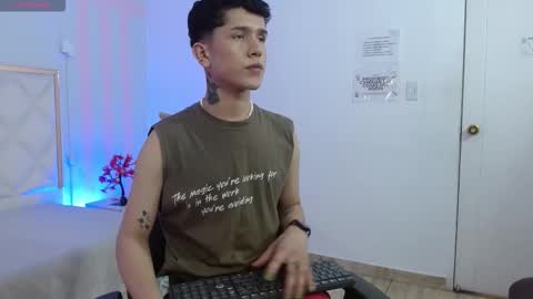 estefan_tay online show from February 9, 3:11 am