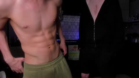 LOUIS online show from April 8, 1:39 am