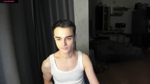 ethan_harris1 online show from September 11, 4:28 pm