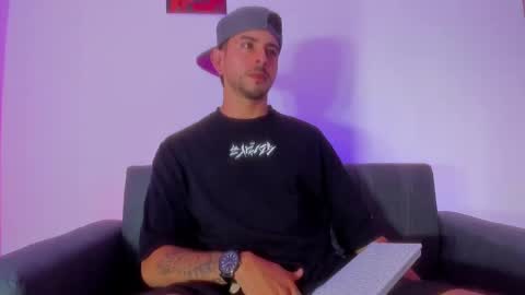 Ethan Muller online show from February 10, 7:49 pm