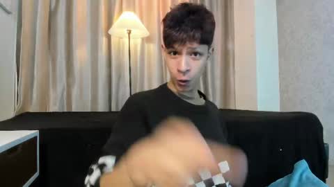 Ethan online show from May 30, 11:32 am