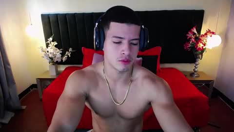 ETHAN RODGERS online show from September 17, 8:10 pm