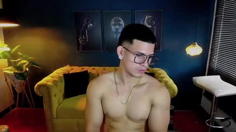 ETHAN RODGERS online show from November 12, 8:25 pm