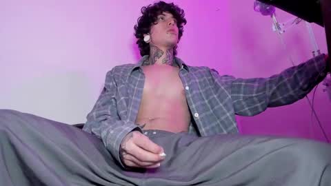 Ethan sykes online show from October 25, 5:25 pm