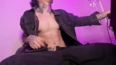 Ethan sykes online show from November 17, 5:10 am