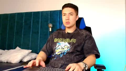 Snapshot of ethanconnor_ chatting on October 20, 12:31 pm ethanconnor_ online show from October 20, 12:31 pm