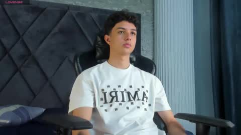 ethanlowell online show from April 3, 9:00 pm