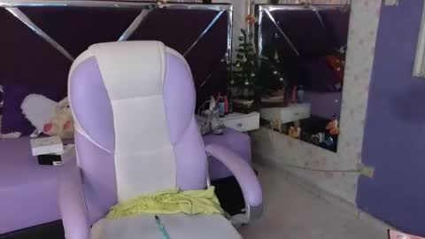 Etthanhaw online show from December 19, 1:07 pm