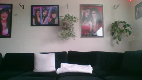 zayda foxxiity entertainment online show from December 4, 7:32 pm