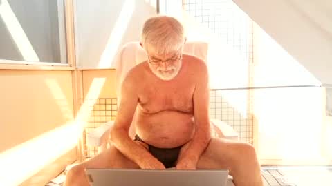 Naaktloper online show from July 1, 12:50 pm