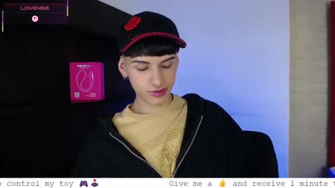 Snapshot of ezra_storm chatting on October 4, 5:34 am Juan online show from October 4, 5:34 am