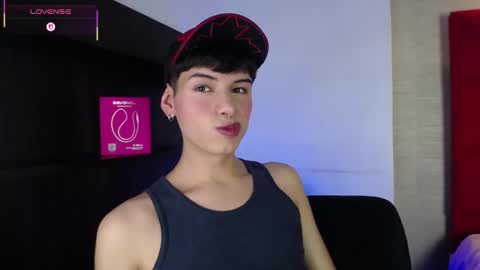 Snapshot of ezra_storm chatting on October 18, 5:34 am Juan online show from October 18, 5:34 am