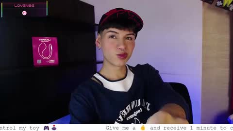 Snapshot of ezra_storm chatting on October 8, 5:12 am Juan online show from October 8, 5:12 am
