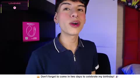 Snapshot of ezra_storm chatting on October 9, 5:12 am Juan online show from October 9, 5:12 am