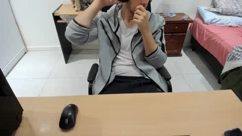 Ezzeq online show from October 6, 1:05 pm