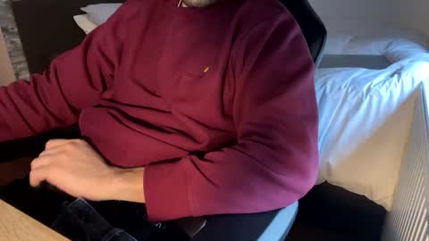 Snapshot of fabian_196 chatting on December 13, 12:28 pm Call me bitch online show from December 13, 12:28 pm