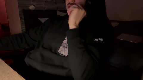 Snapshot of fabian_196 chatting on January 15, 7:23 pm Call me bitch online show from January 15, 7:23 pm