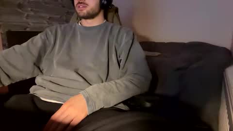 Snapshot of fabian_196 chatting on January 26, 5:44 pm Call me bitch online show from January 26, 5:44 pm