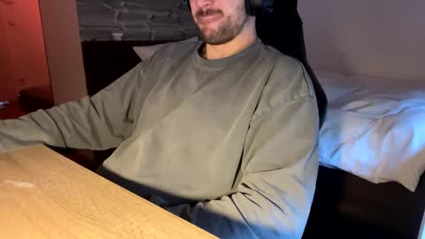 Snapshot of fabian_196 chatting on January 3, 8:10 am Call me bitch online show from January 3, 8:10 am