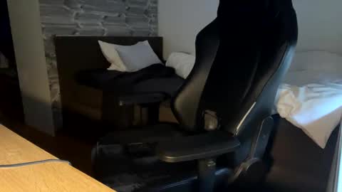 Snapshot of fabian_196 chatting on December 31, 10:15 am Call me bitch online show from December 31, 10:15 am