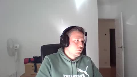 Snapshot of faer_087 chatting on October 31, 1:25 pm faer_087 online show from October 31, 1:25 pm