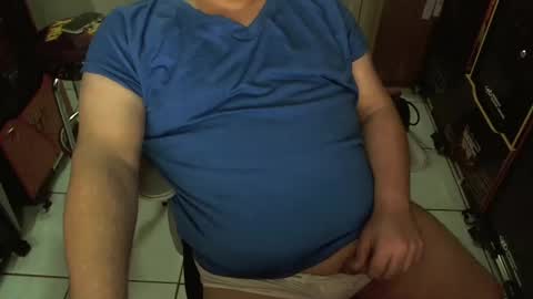 Snapshot of fatdaddycam chatting on December 15, 6:04 pm Fat Daddy online show from December 15, 6:04 pm