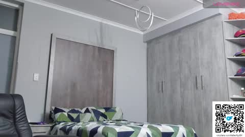 fatherfly001 online show from February 16, 9:07 am