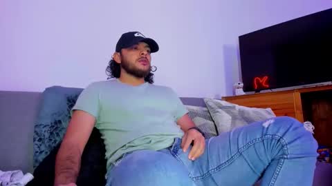 favid95 online show from November 28, 5:59 pm