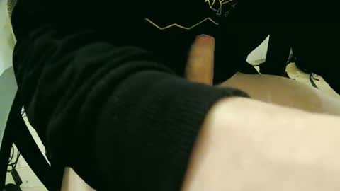 Snapshot of feetlover7878 chatting on January 25, 12:59 am feetlover7878 online show from January 25, 12:59 am