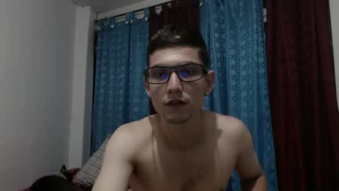 Snapshot of felipe227 chatting on February 12, 10:59 pm jhonatan felipe online show from February 12, 10:59 pm
