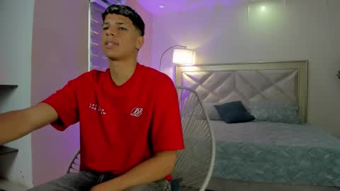 Snapshot of felix_lauren chatting on October 29, 7:39 pm Felix online show from October 29, 7:39 pm