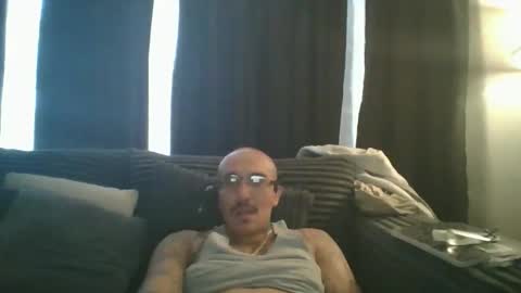 felixrlarios25 online show from May 8, 5:24 pm