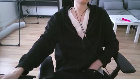 felixsagg online show from December 20, 10:38 am