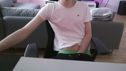 felixsagg online show from June 23, 9:36 am