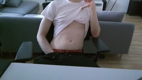 felixsagg online show from June 26, 7:33 am