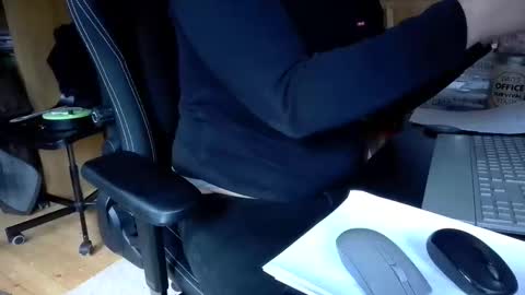 fenderjaguar667 online show from October 23, 12:30 pm