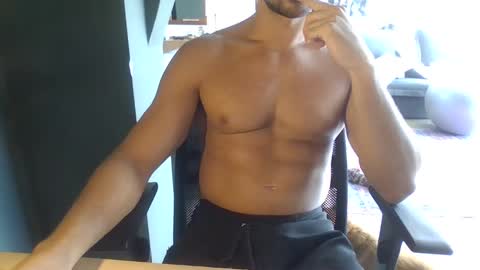 Snapshot of feruagusto93 chatting on March 9, 2:43 pm feruagusto93 online show from March 9, 2:43 pm