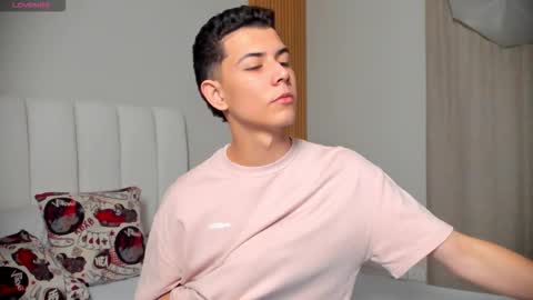 Nicolas online show from January 9, 1:27 pm