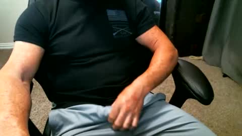 fitguy40 online show from June 5, 9:31 pm