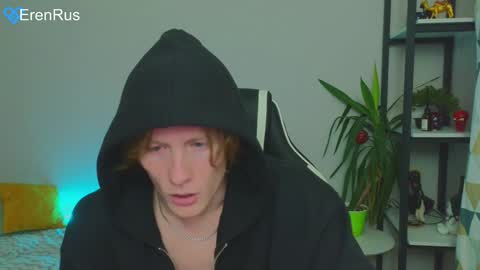 Snapshot of fixsicki chatting on January 16, 3:02 am Eren.  online show from January 16, 3:02 am