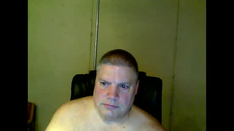 Snapshot of fletch32 chatting on February 10, 3:24 am jd online show from February 10, 3:24 am