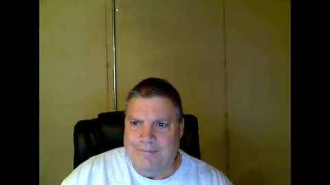 Snapshot of fletch32 chatting on December 25, 10:05 pm jd online show from December 25, 10:05 pm